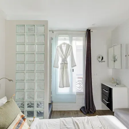 Invalides & Eiffel Tower 1br - Cityapartmentstay * Париж